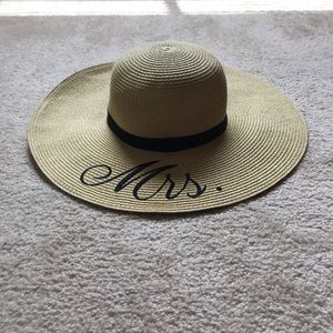 Straw Sun Hat “Mrs.”